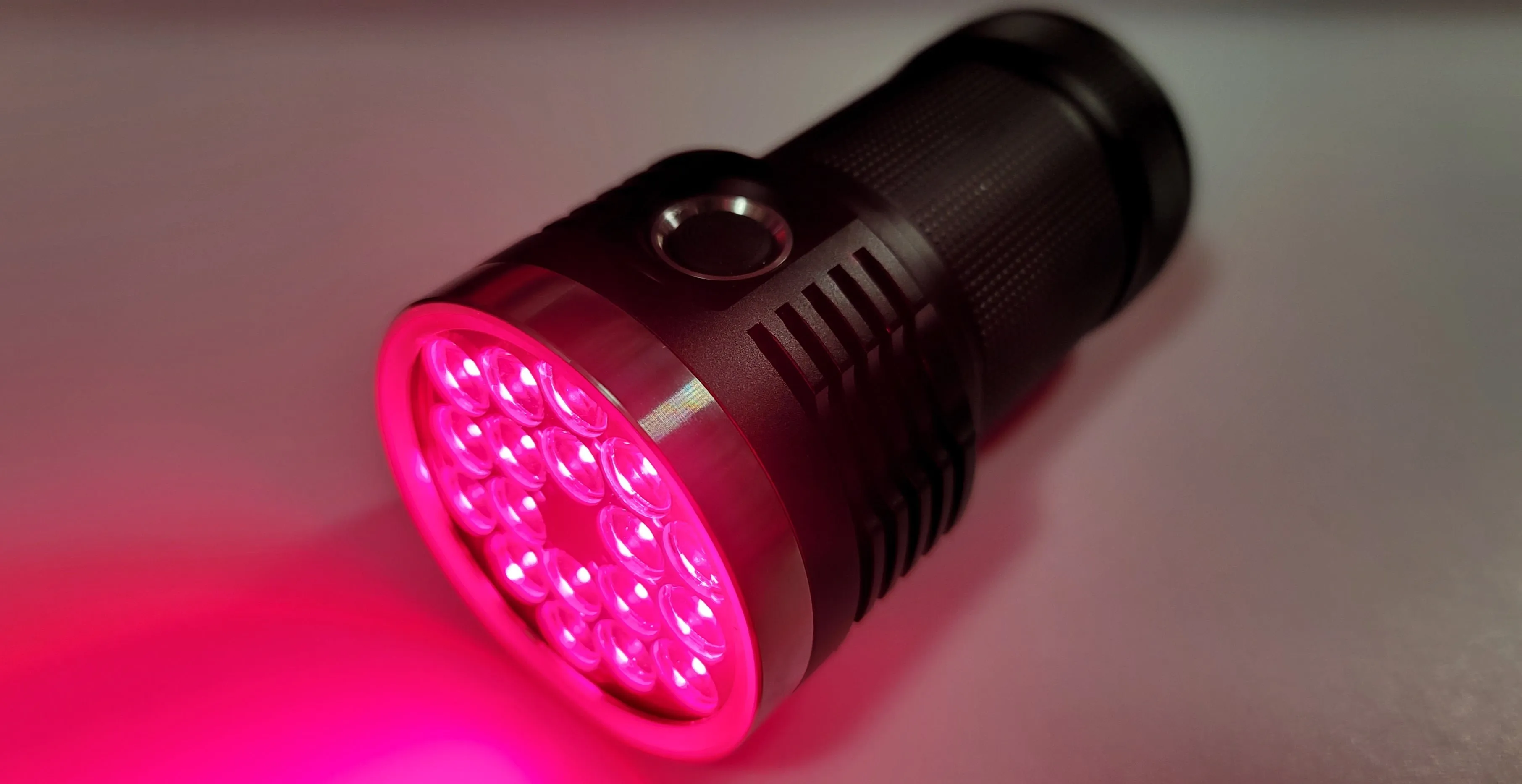 Emisar D18 18 x SST-20 660nm Deep Red High Power LED Flashlight