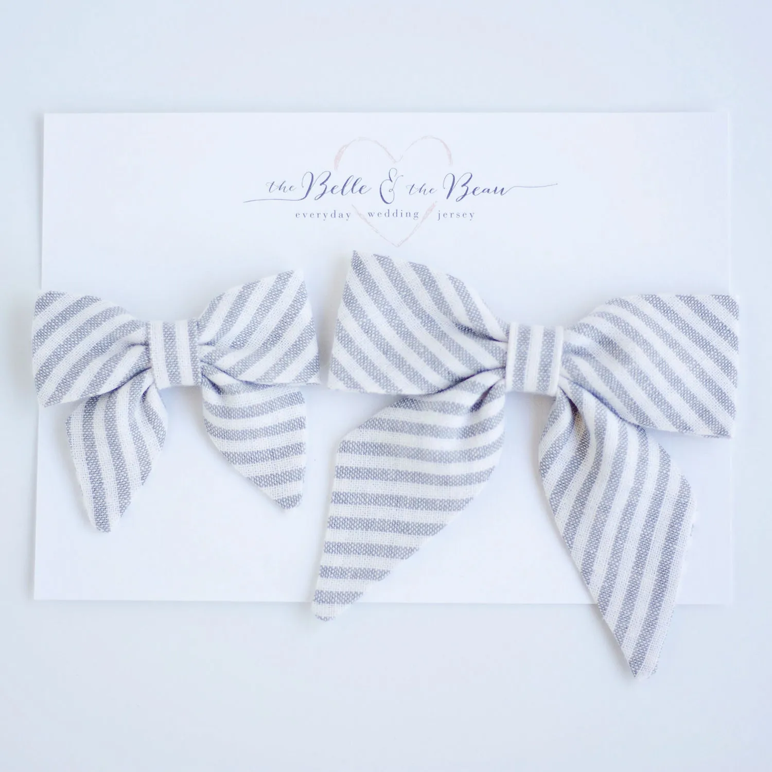 Men's Pre-Tied Bow Tie / Gray Linen Stripe