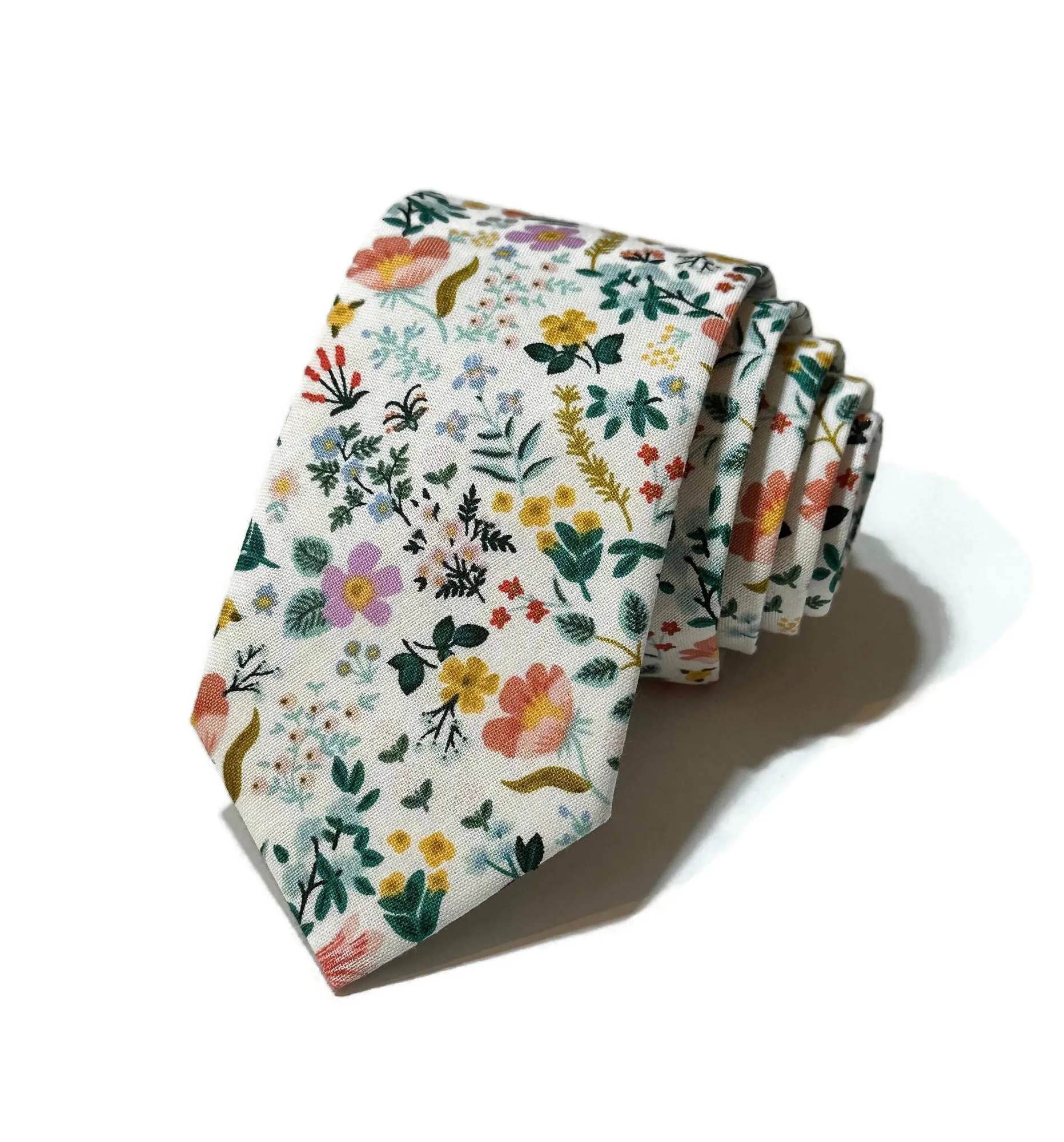 White Bramble Fields Floral Necktie